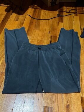 lululemon athletica charcoal gray jogger pants with stains